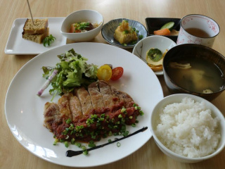 大麦豚のステーキ定食
